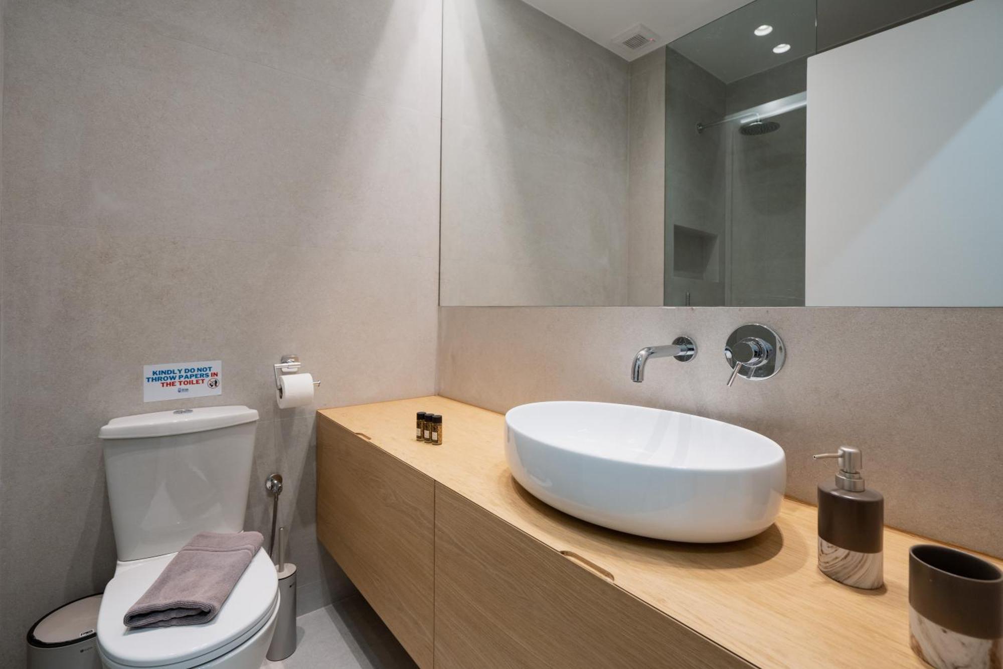 Apartment Metroscape Retreat Nearby Metro Station *