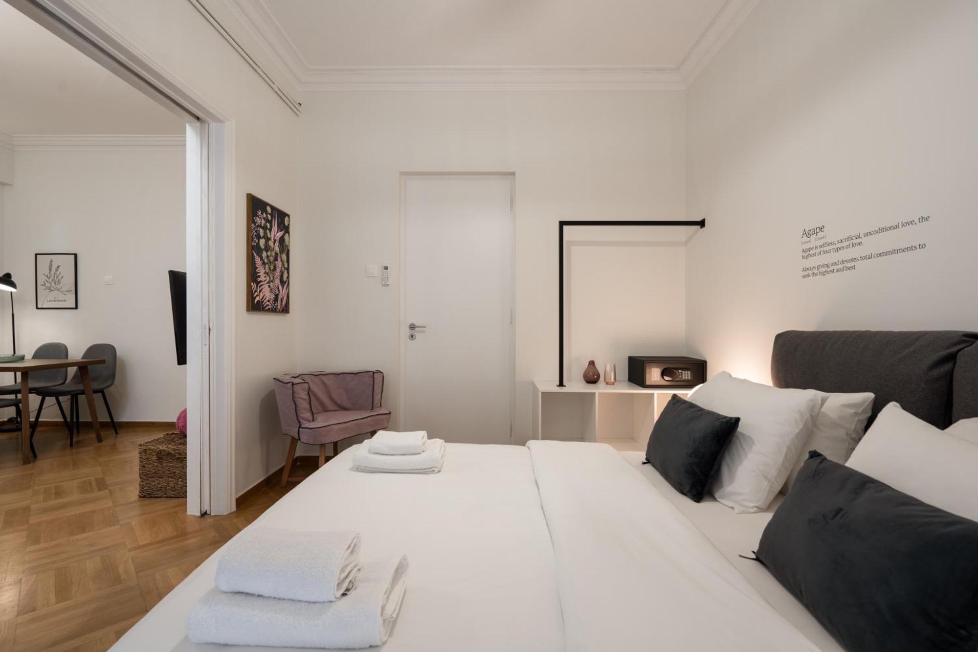 Apartment Metroscape Retreat Nearby Metro Station Athens